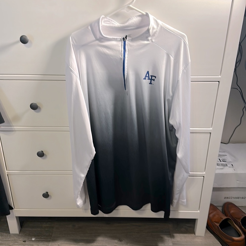 USAFA 1/4 zip very lightweight. Excellent condition.SPF 50